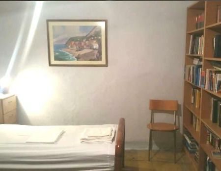 Communist Style Apartment Tirana Eksteriør billede